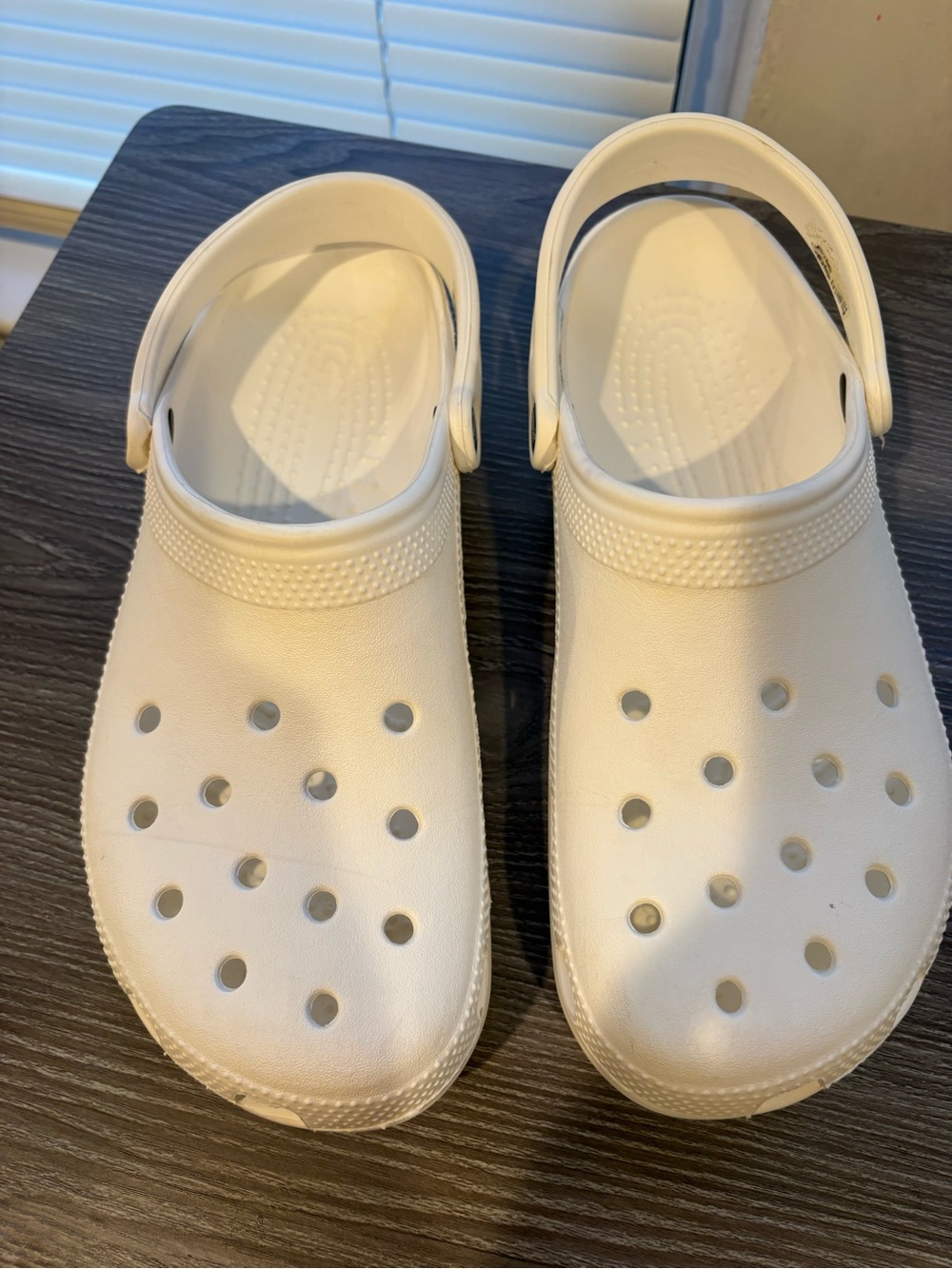 Crocs Men's Size 11 Classic Clogs White Lightweight Sandal Water Shower Shoes